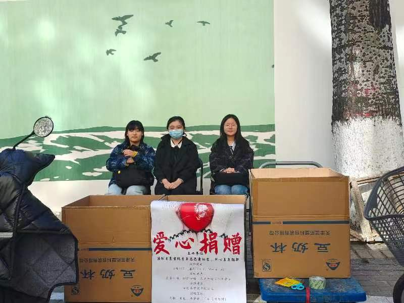 凝聚暖暖书香 共绘候鸟成长.png