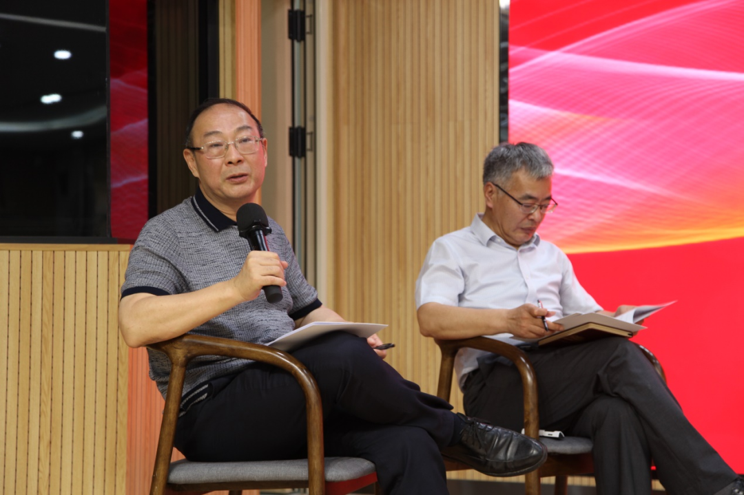 第二节由中国人民大学国际关系学院副院长李巍教授主持3.png